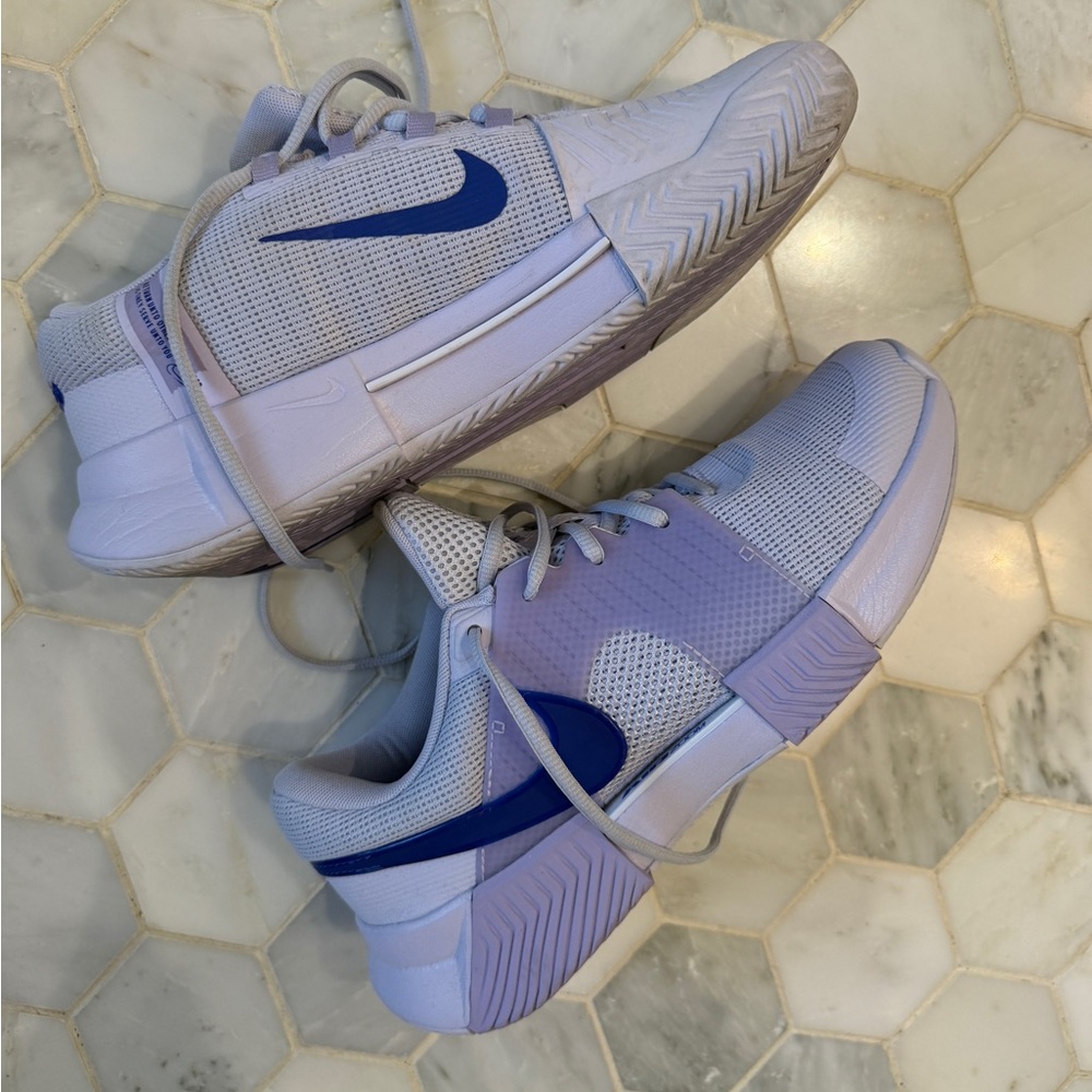 Nike Women’s Challenge One Tennis Sneaker